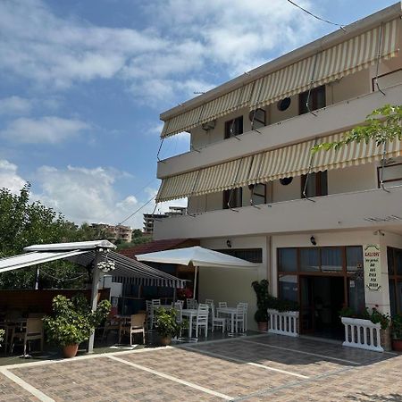 Eid Mar Hostel Vlore Bagian luar foto