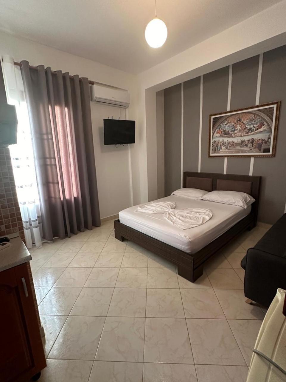 Eid Mar Hostel Vlore Bagian luar foto