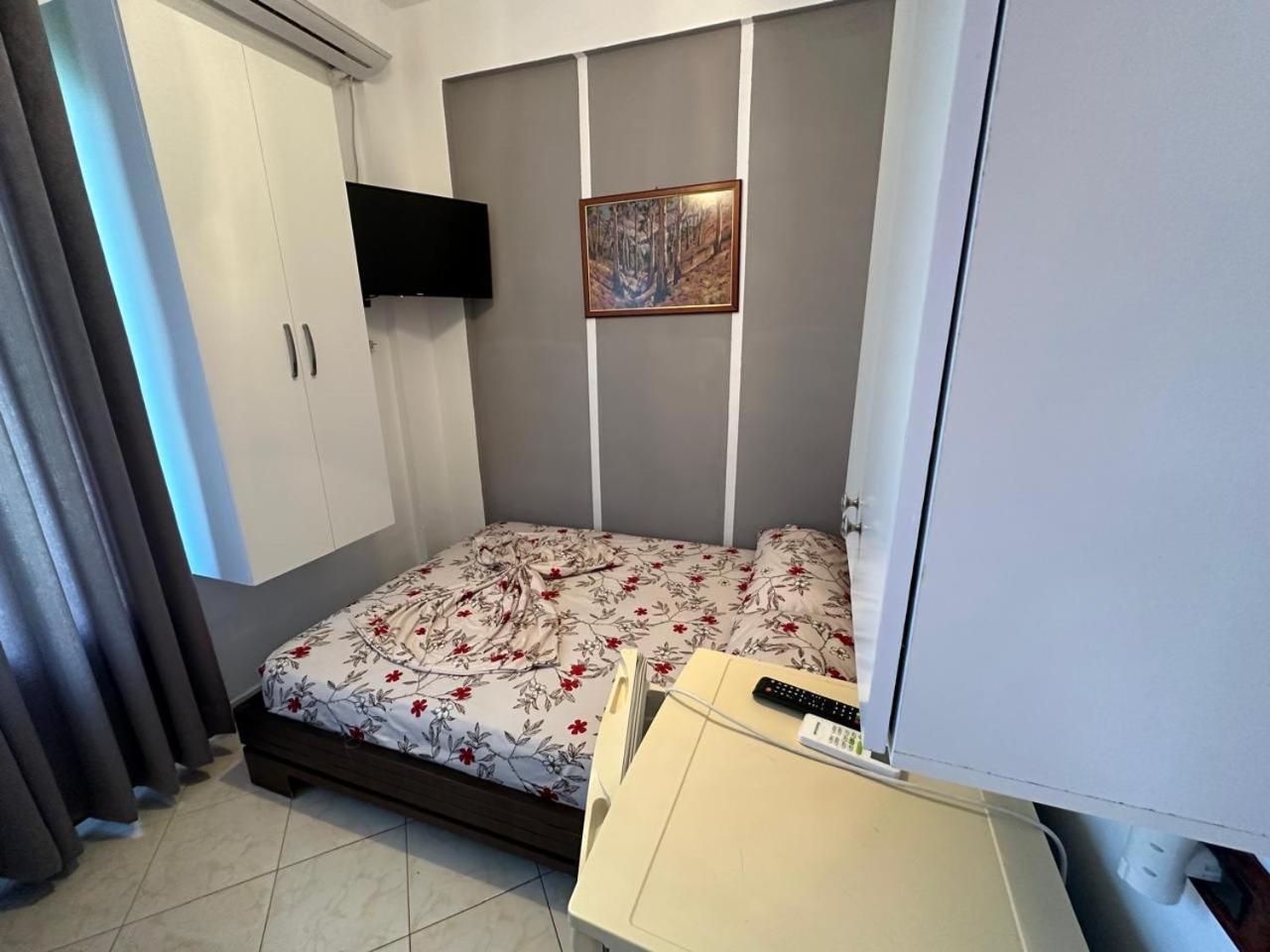 Eid Mar Hostel Vlore Bagian luar foto