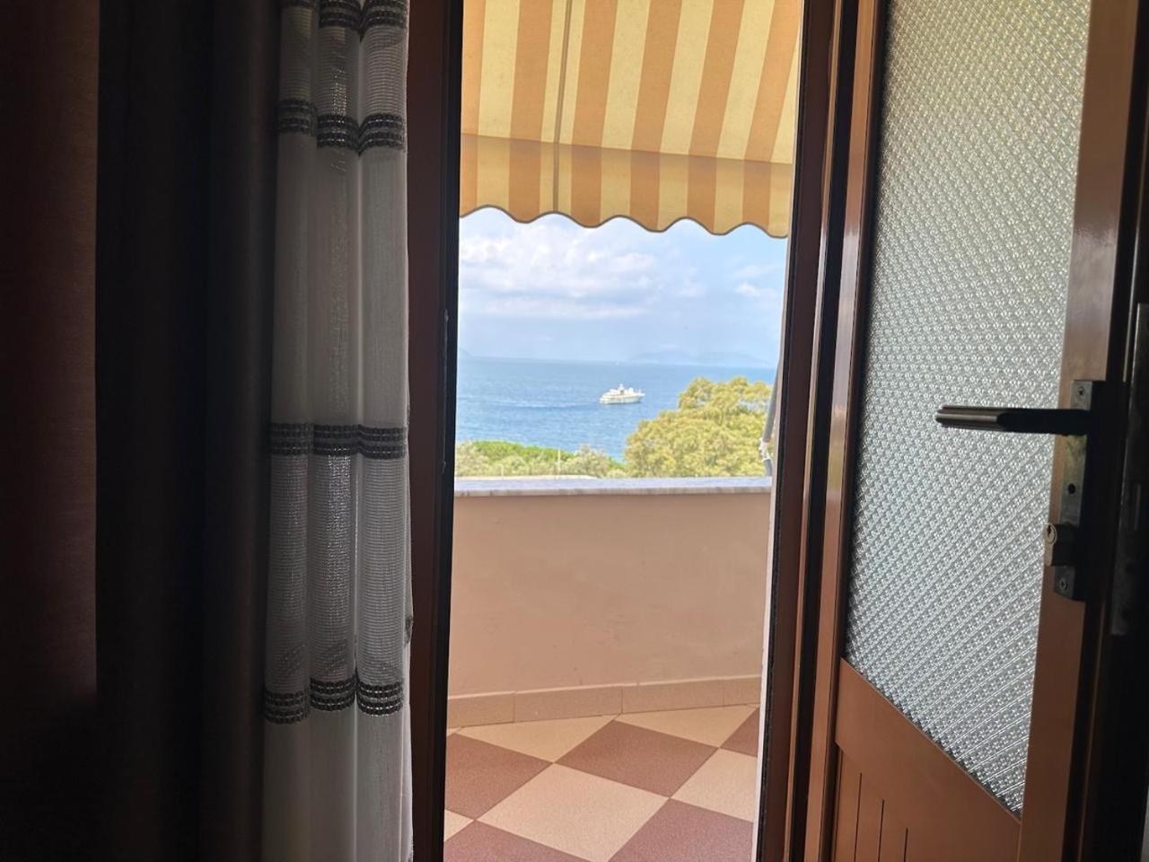 Eid Mar Hostel Vlore Bagian luar foto