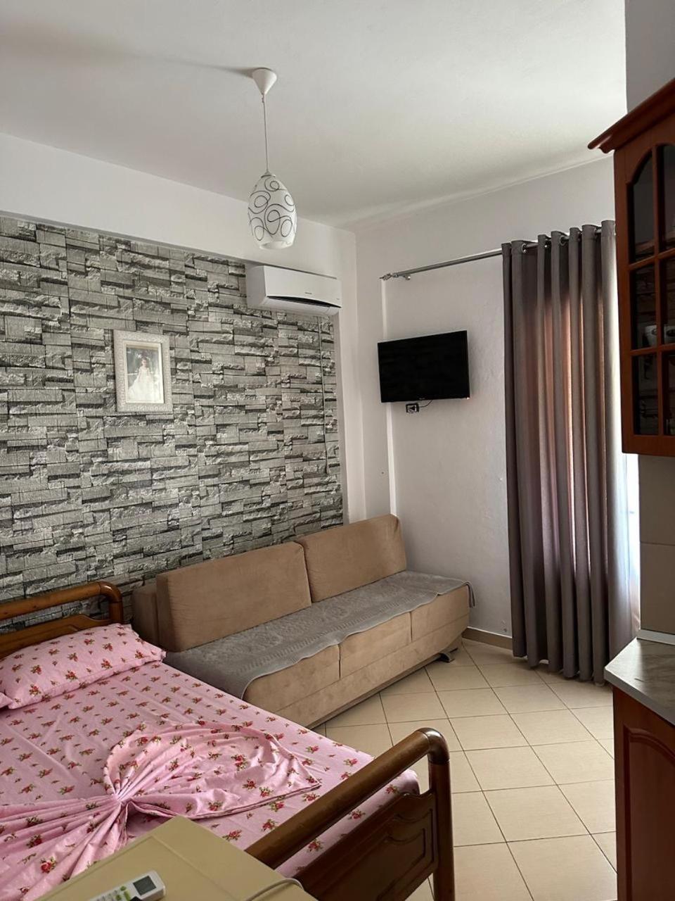 Eid Mar Hostel Vlore Bagian luar foto